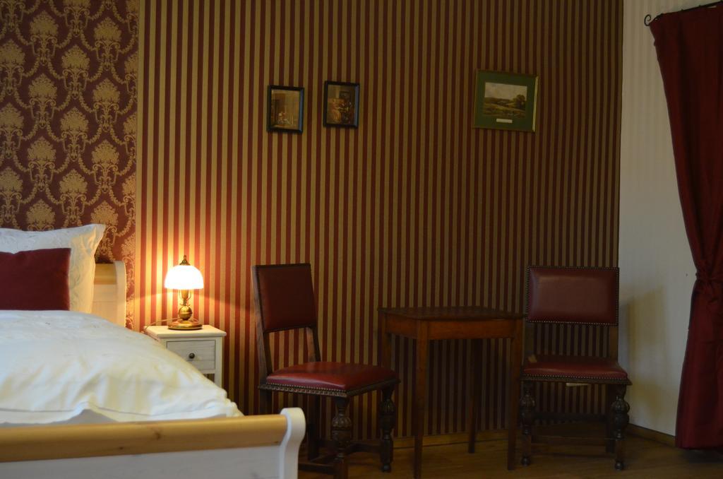 & Cafe Mohrenbrunnen Гостевой дом Айзенберг